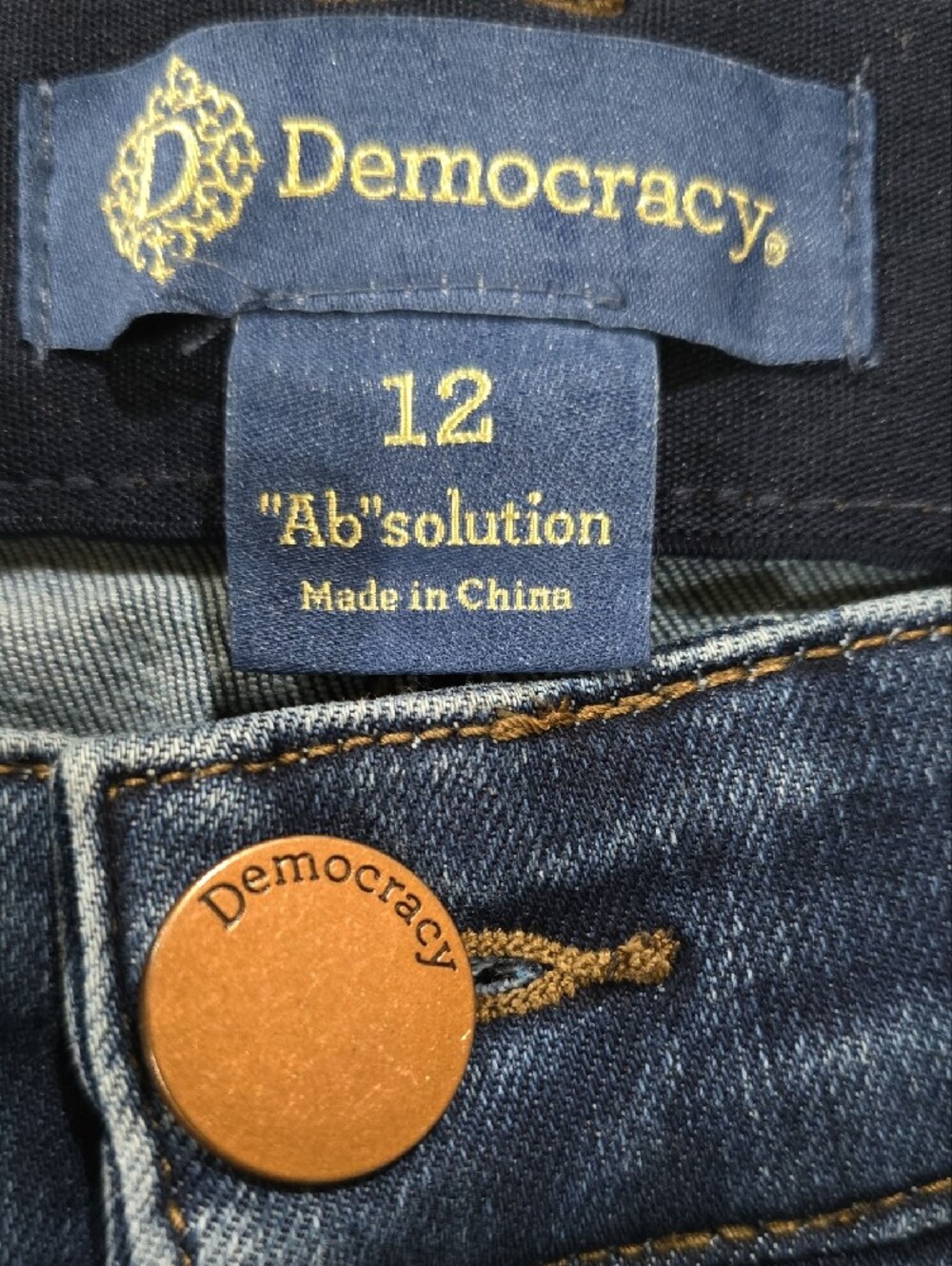 NWOT-Democracy Women's Dark Blue Relaxed Denim Crops - Picture 2 of 8